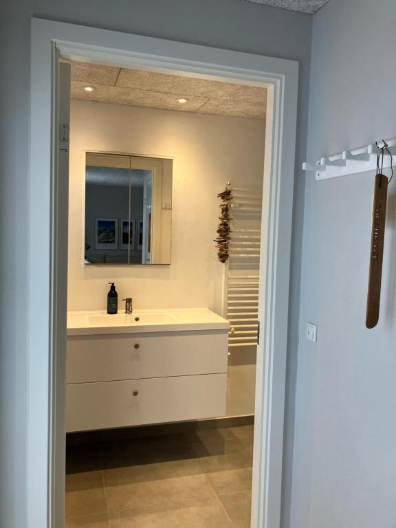 Koupelna v ubytování GuestHouse Læsø