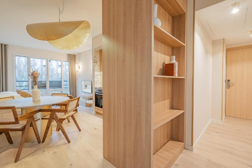 Yuna Porte-Maillot - ApartHotel photo