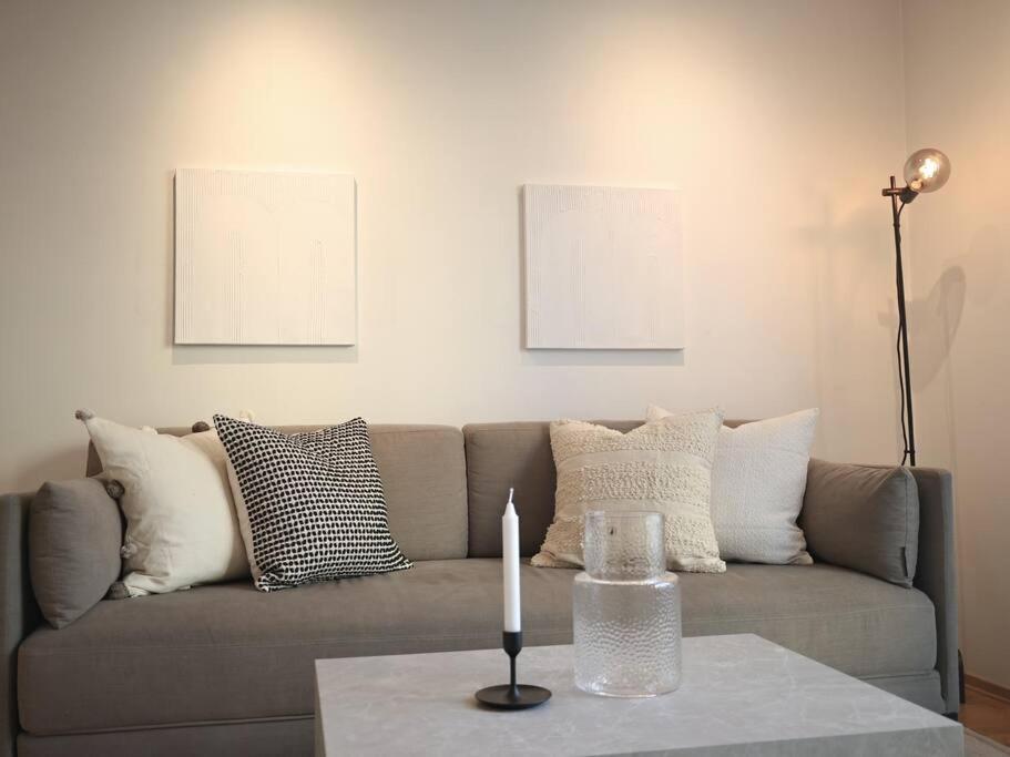 Posezení v ubytování Live in a stylish home in the center of Oslo
