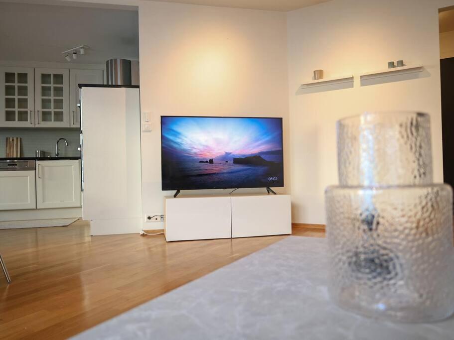 Kuchyň nebo kuchyňský kout v ubytování Live in a stylish home in the center of Oslo