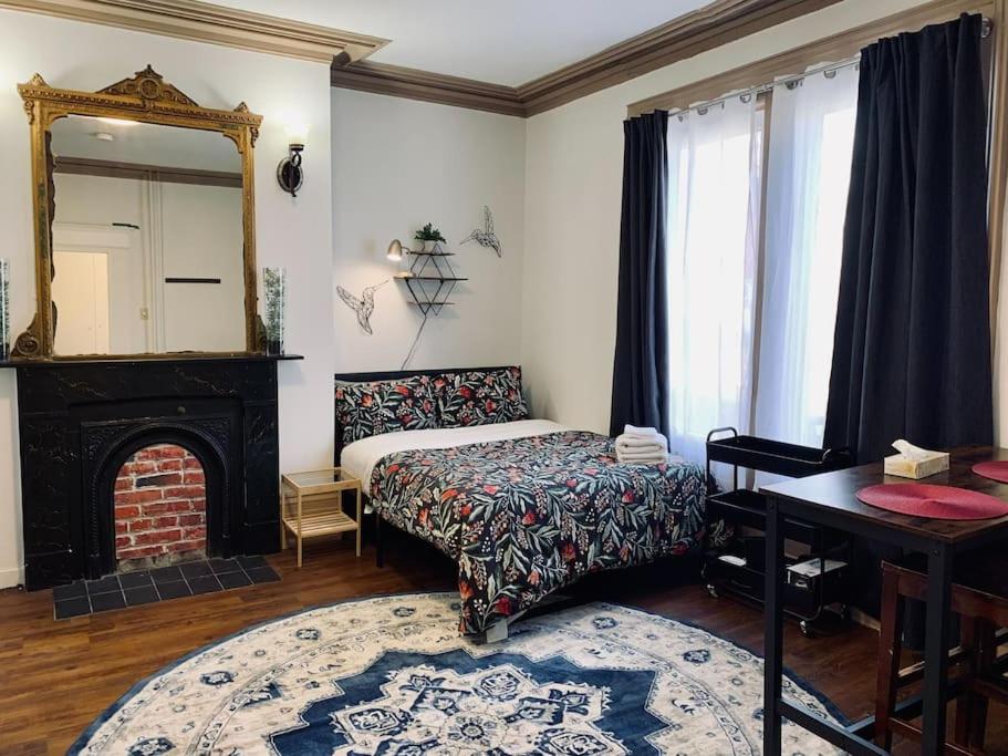 Enchanting Studio #A1, Downtown