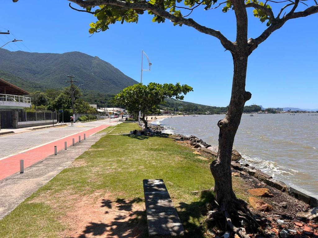 Un paisaje natural cerca de la casa vacacional