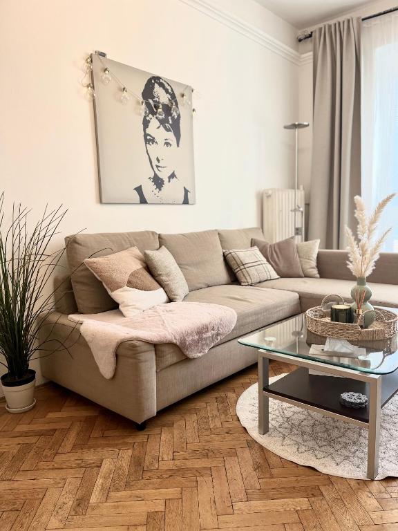 Posedenie v ubytovaní Audrey Hepburn Apartment Cathedral View TOP Location Air Conditioned