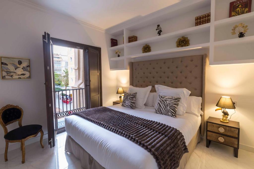 THE CLOCK HOUSE - Luxury Urban Suites - 15