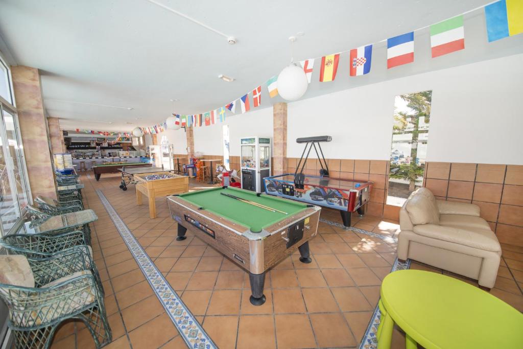 Biliár nebo kulečník v ubytování Apartamentos Jable Bermudas