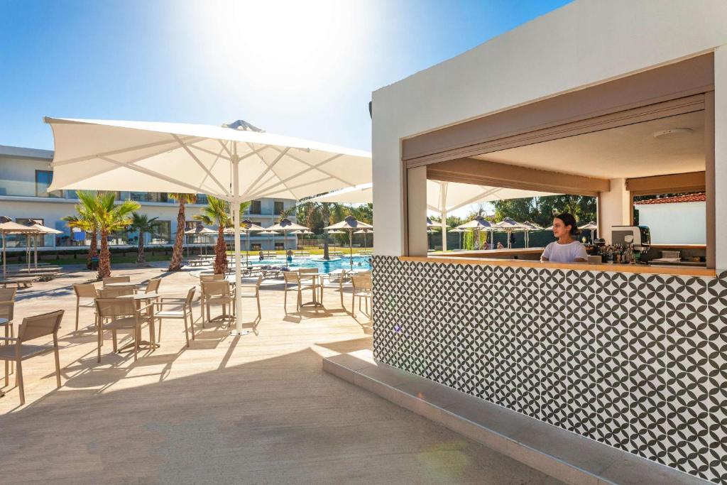 The swimming pool at or close to Blue Sea Island