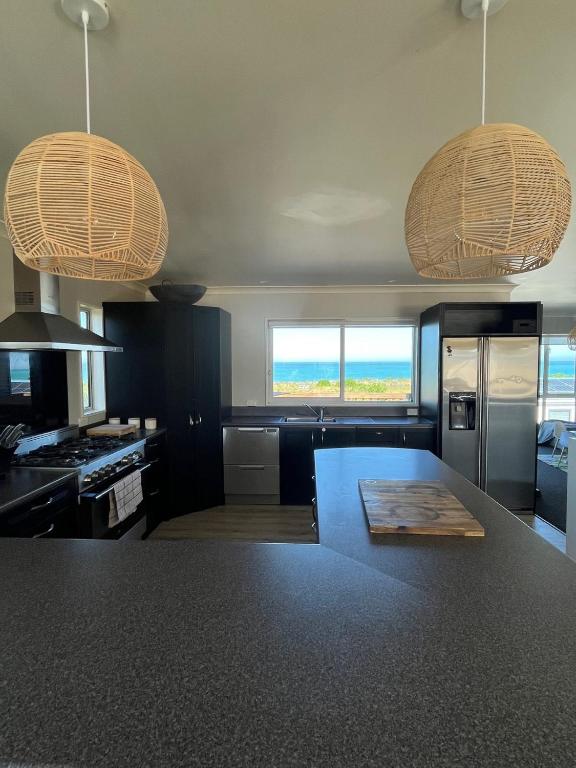 The big blue house, Kaikoura (updated prices 2024)