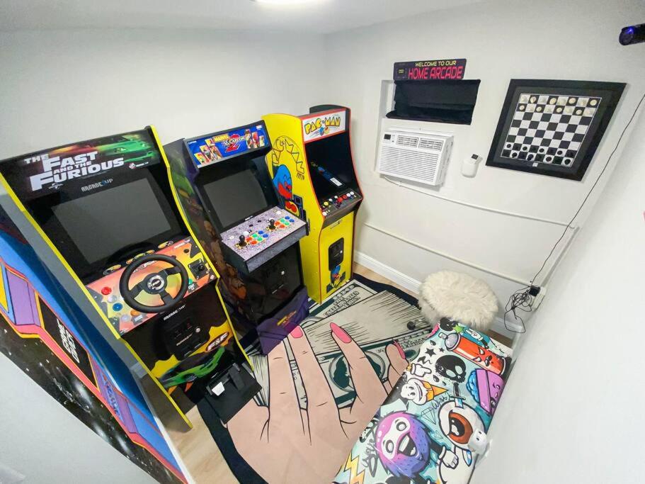Unique Miami Art Escape w/ HotTub, Arcade & Murals photo