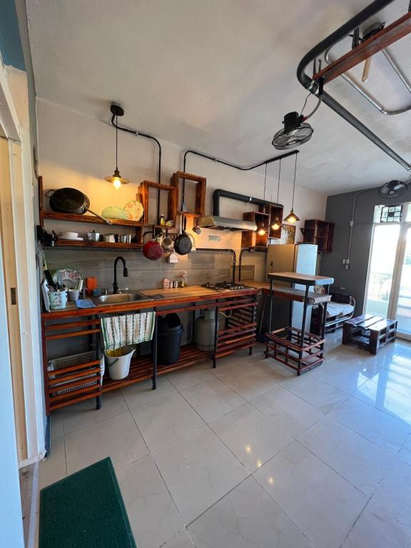 Kuchyň nebo kuchyňský kout v ubytování Hostel Eco Punta Cana