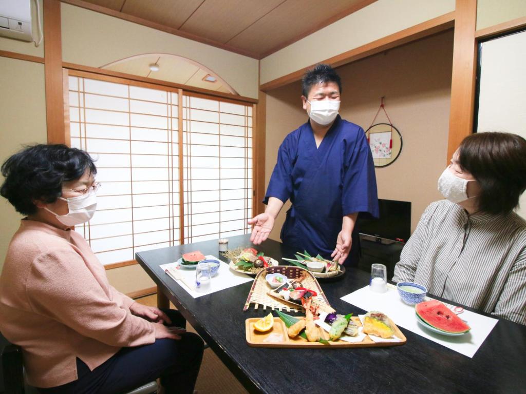 活動歴および当時の関連ビジュアル記録