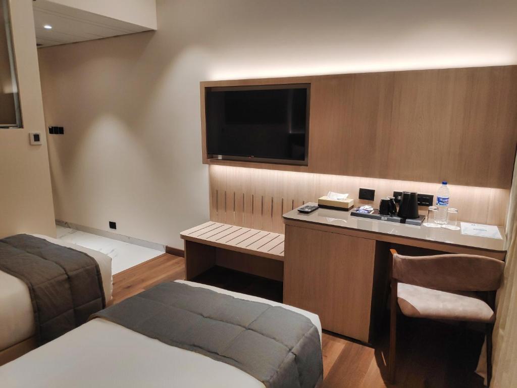 Kuchyň nebo kuchyňský kout v ubytování Maxxvalue Hotel MIDC - Andheri