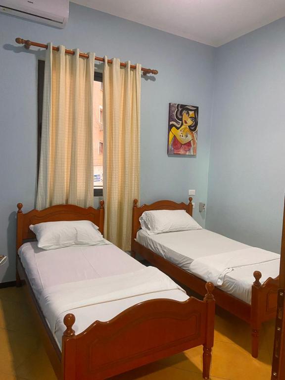 RENT ROOM -RENI - - Image 6
