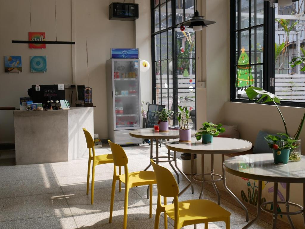 Restaurace v ubytování Pomelo Hostel Xingping