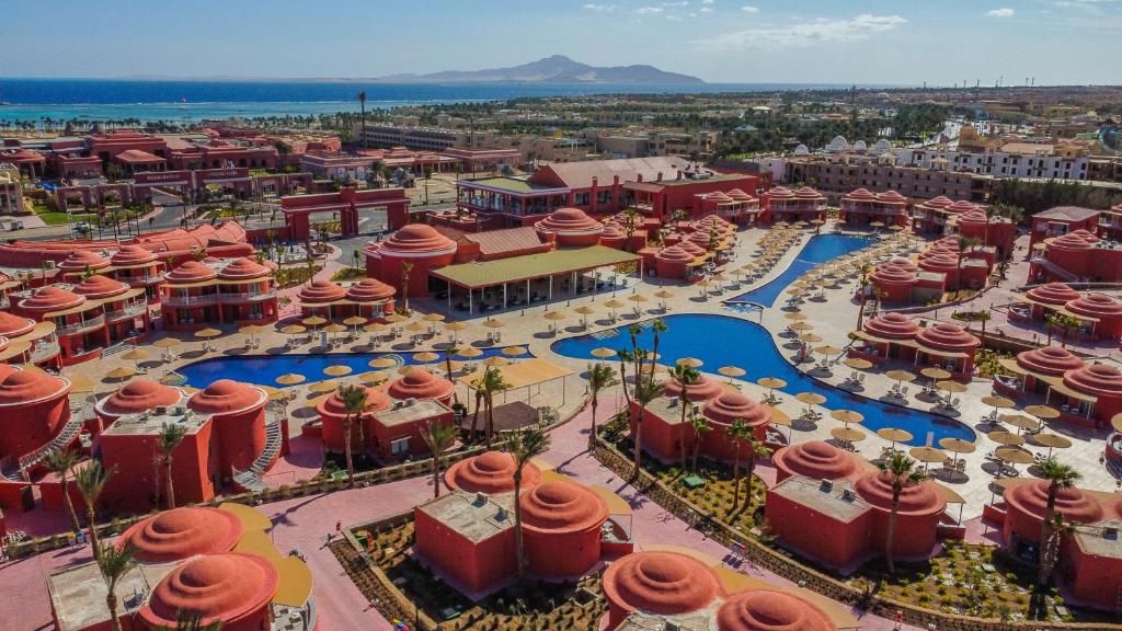 Bazén v ubytování Pickalbatros Laguna Club Resort Sharm El Sheikh nebo v jeho okolí