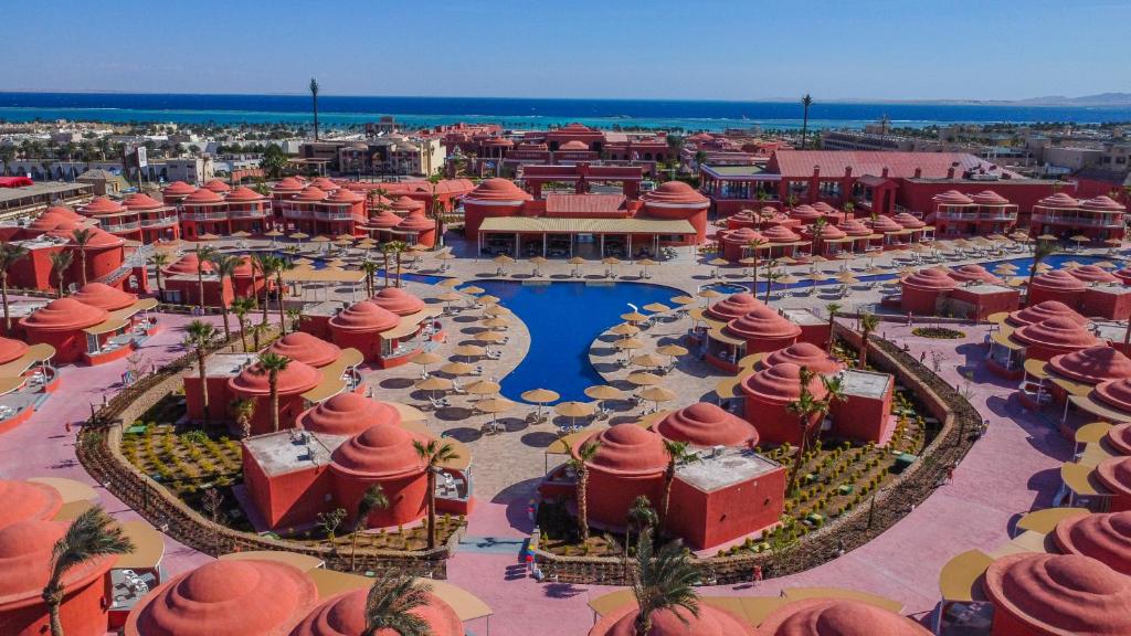 Bazén v ubytování Pickalbatros Laguna Club Resort Sharm El Sheikh nebo v jeho okolí