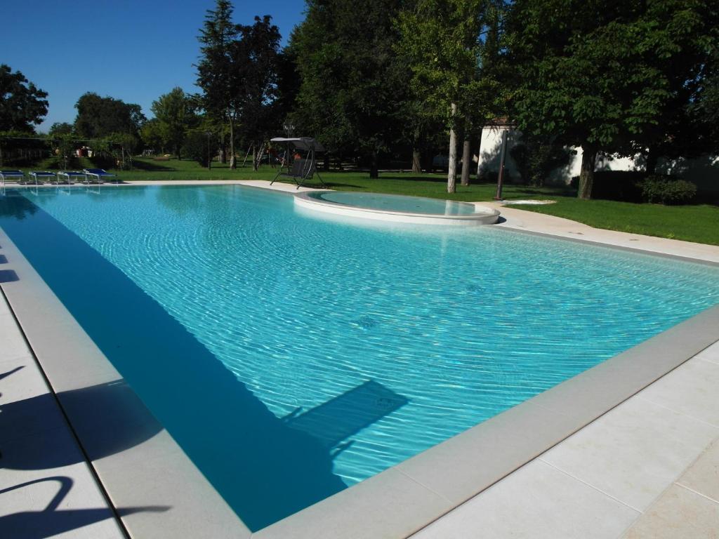 Bazén v ubytování Relais Villa Selle nebo v jeho okolí