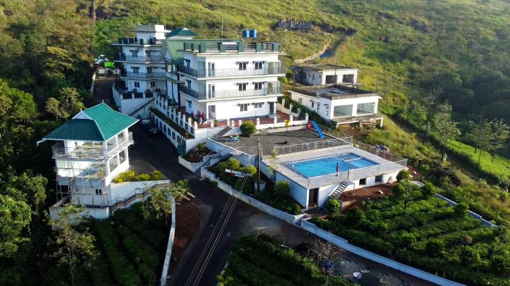 Bazén v ubytování Pine Clough Resort Vagamon nebo v jeho okolí