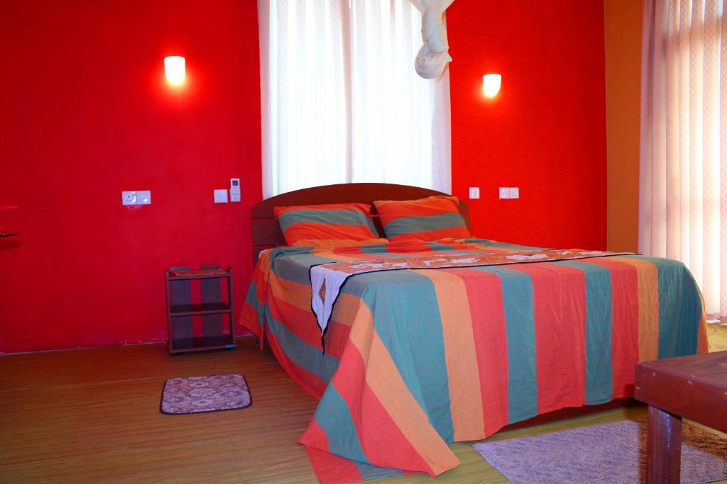 Raj Mahal Inn - 