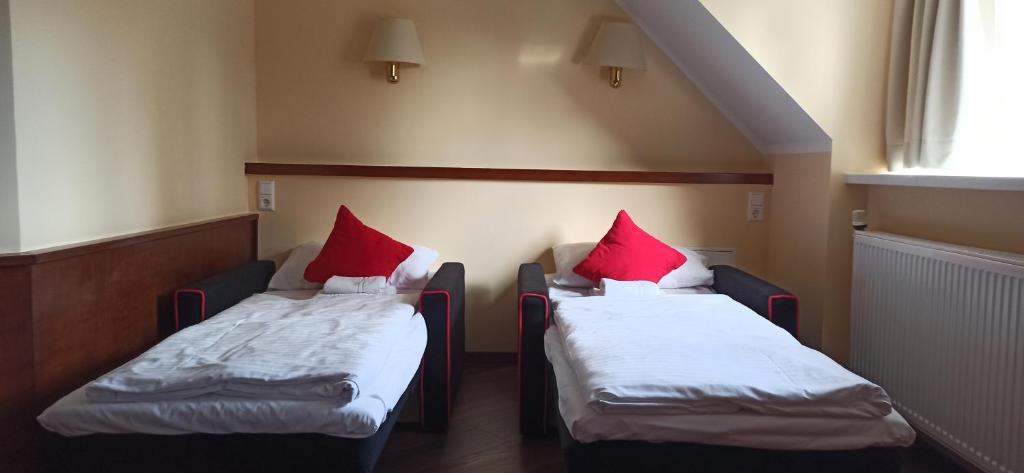 Hotel Waldblick BSR Garten mit Pavillons im Schwarzwald, ideal für Paare, Familien, Hunde - Dört Kişilik Oda