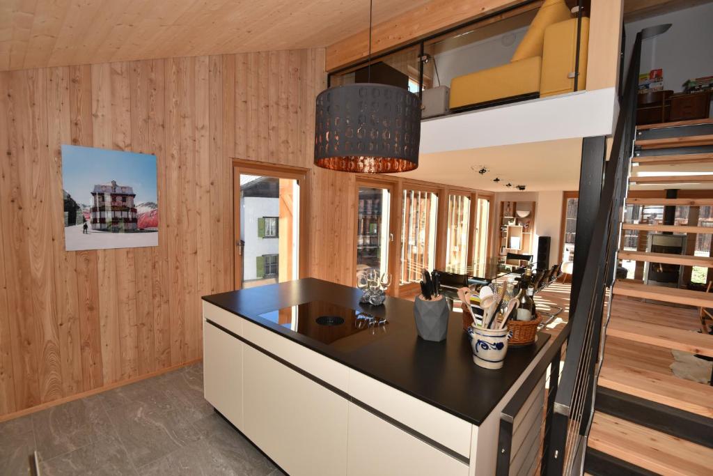 Kuchyň nebo kuchyňský kout v ubytování Fantastic renovated Chalet in the heart of Alps