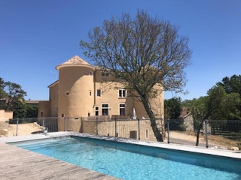 Πισίνα στο ή κοντά στο Appartement 2ème étage 4 personnes dans Château avec piscine collective