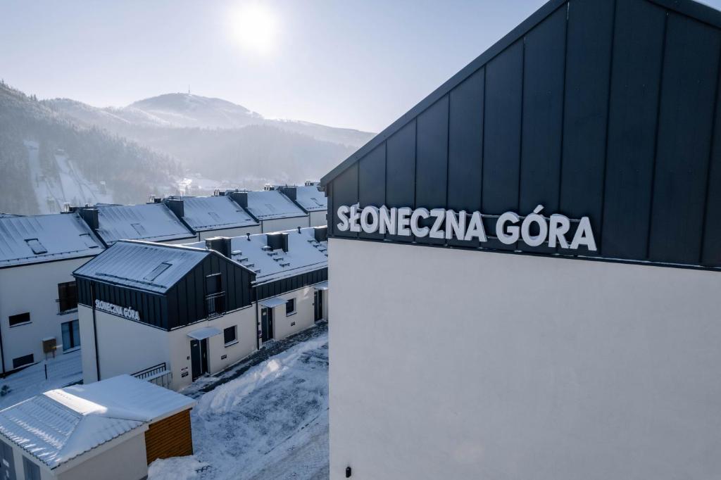 Nespecifikovaný výhled na hory nebo výhled na hory při pohledu z apartmánu