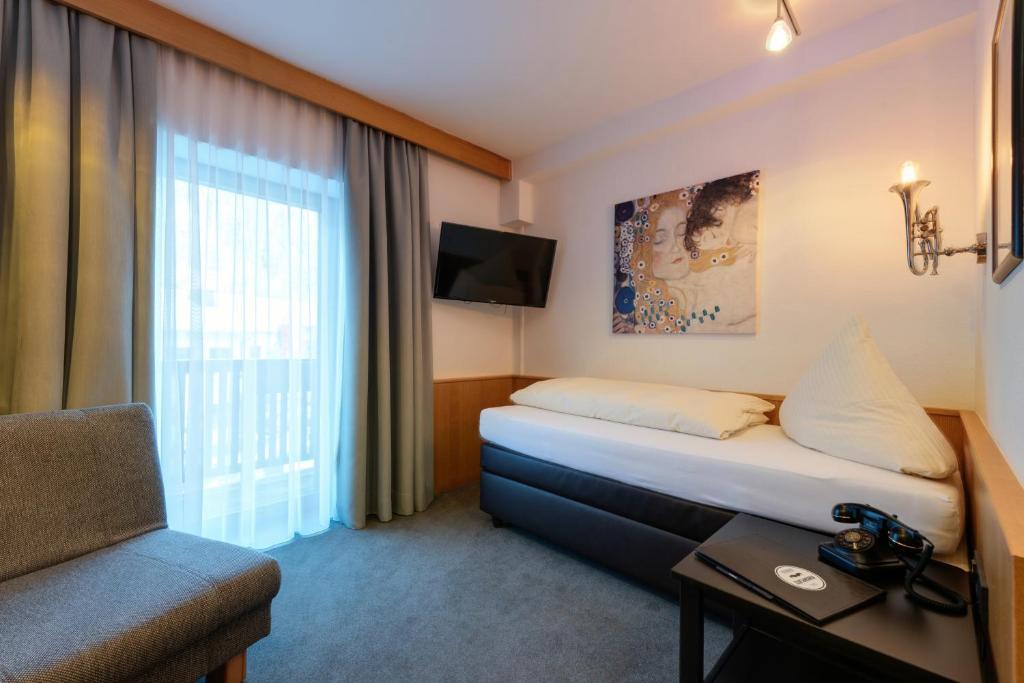 Hotel Pension Kirchplatz - 11