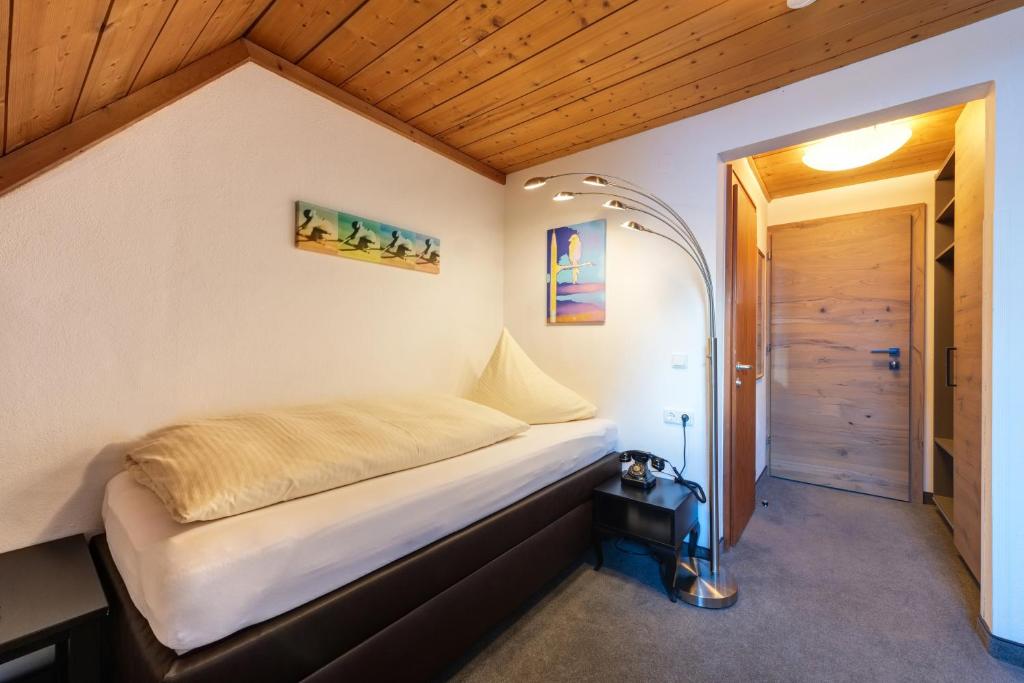 Hotel Pension Kirchplatz - 14