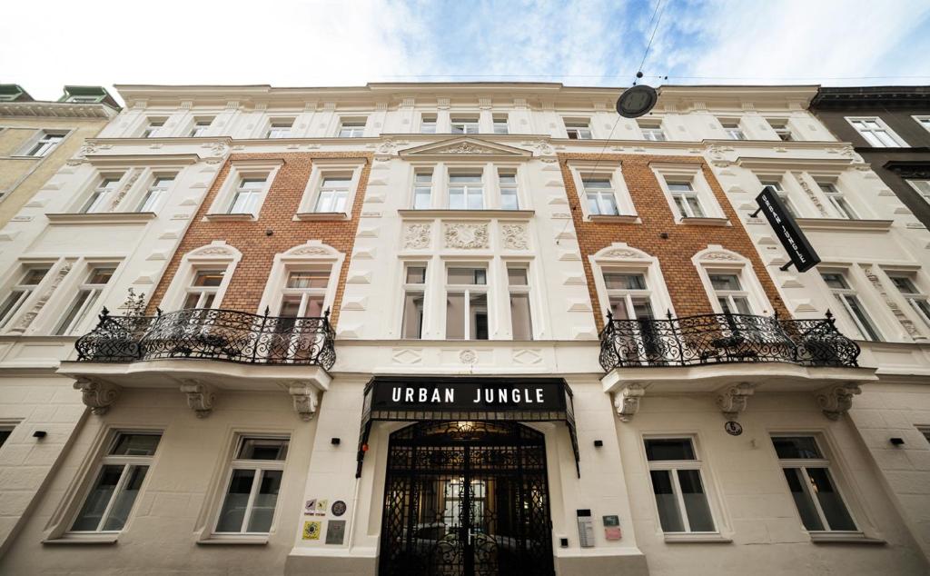 Urban Jungle Apartments - Resim 10