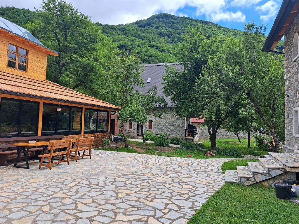 Villa Gjeçaj Guesthouse and Restaurant - Image 5