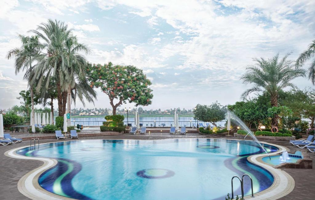 Bazén v ubytování Steigenberger Nile Palace Luxor - Convention Center nebo v jeho okolí