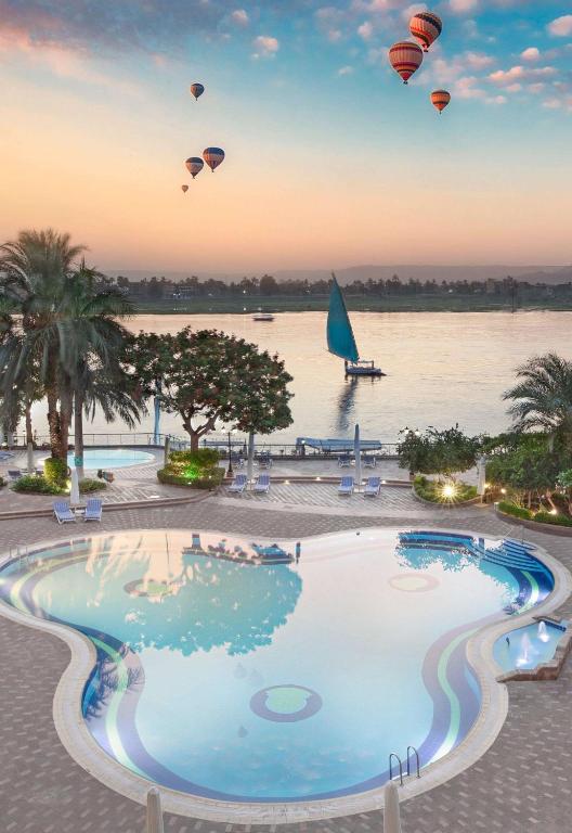 Bazén v ubytování Steigenberger Nile Palace Luxor - Convention Center nebo v jeho okolí