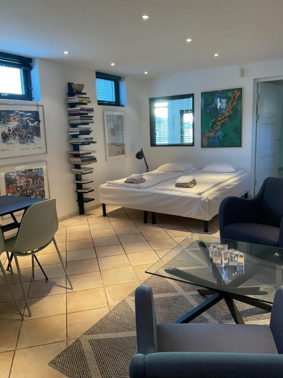Posezení v ubytování Exclusive rental of the Entire Spacious Ground Floor