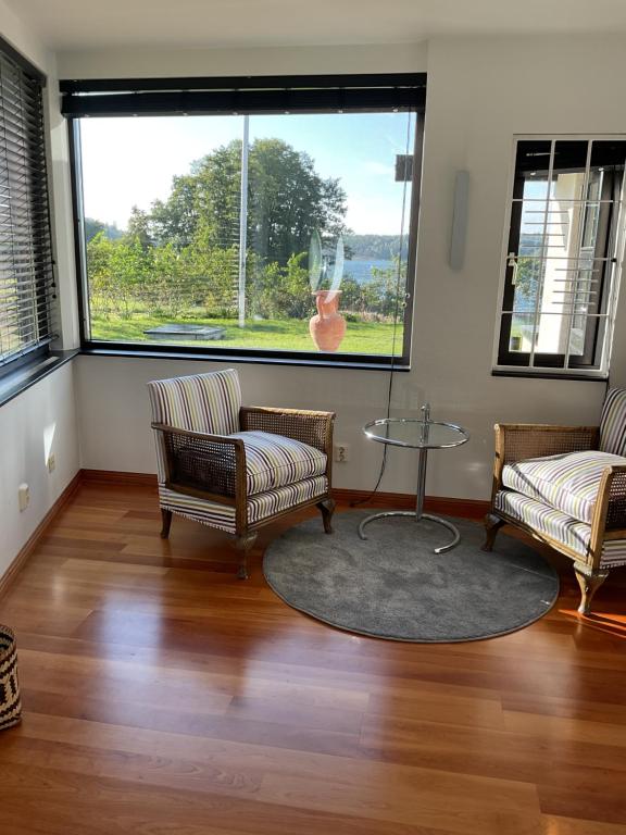 Posezení v ubytování Exclusive rental of the Entire Spacious Ground Floor