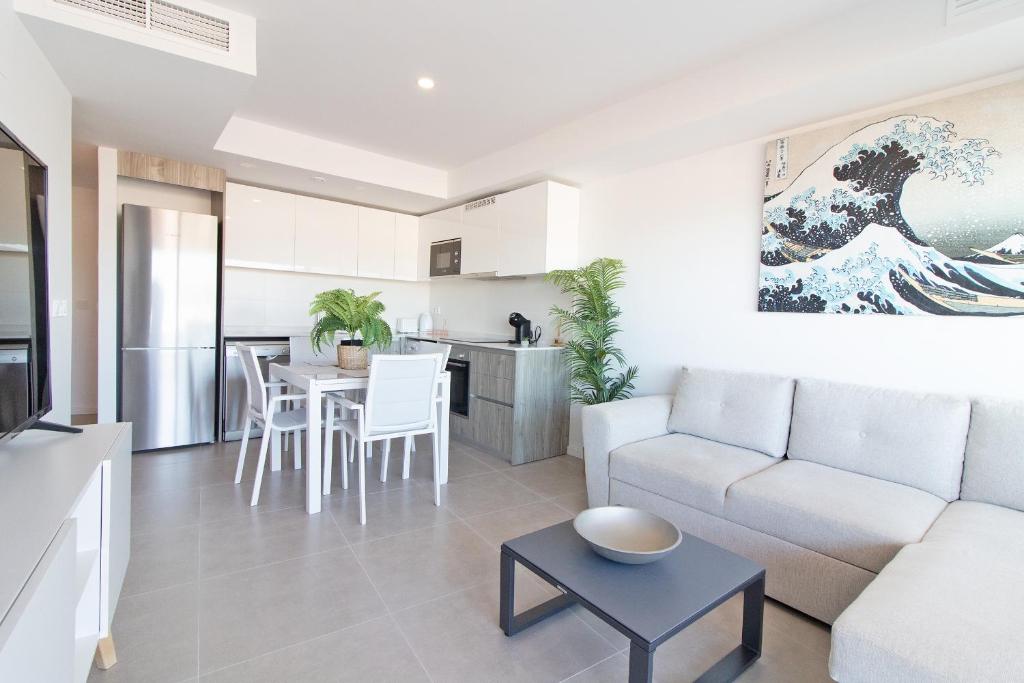 Kuchyň nebo kuchyňský kout v ubytování Global Properties, Apartamento con terraza y vistas al mar y a la montaña