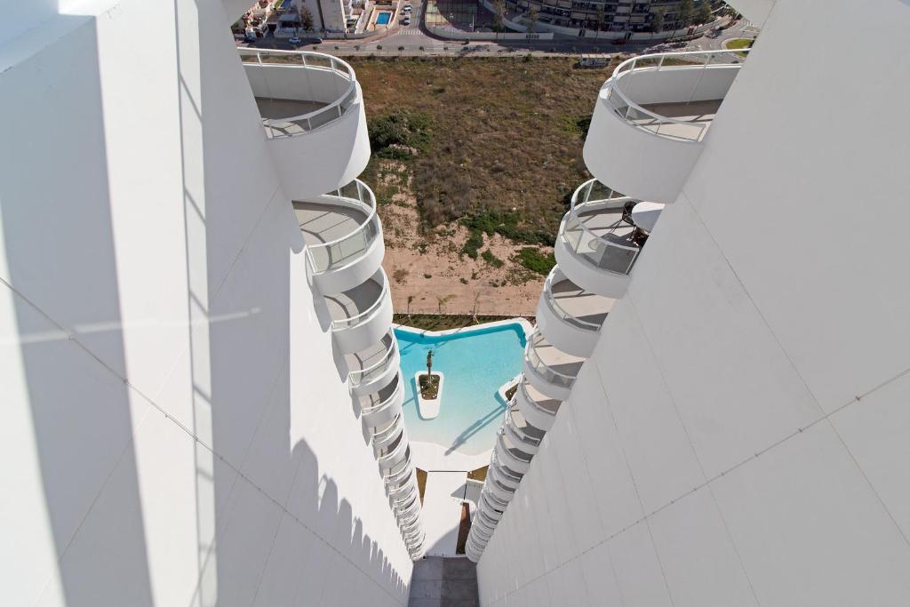 Bazén v ubytování Global Properties, Apartamento con terraza y vistas al mar y a la montaña nebo v jeho okolí
