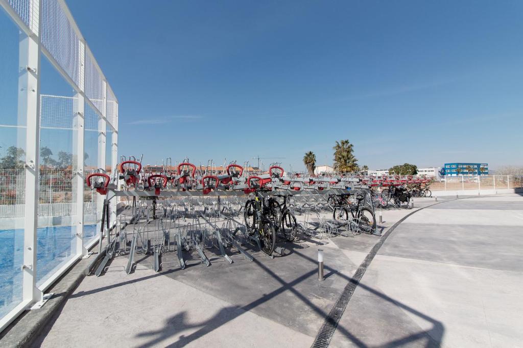 Jízda na kole v ubytování Global Properties, Apartamento con terraza y vistas al mar y a la montaña nebo okolí