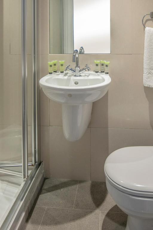 Queensway Hotel, Sure Hotel Collection by Best Western - Resim 37