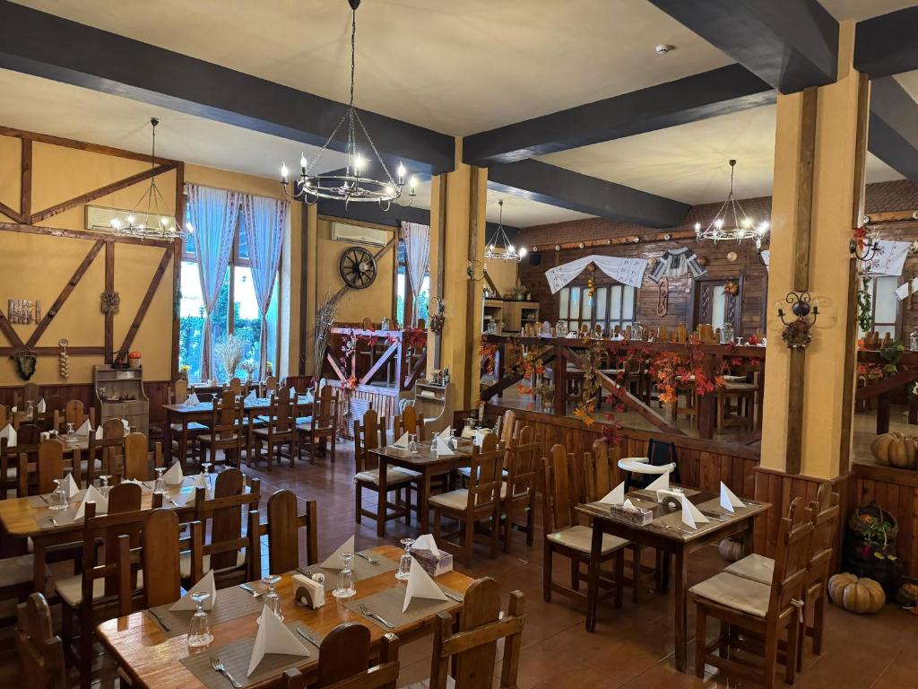 Restaurace v ubytování RIN Airport Hotel