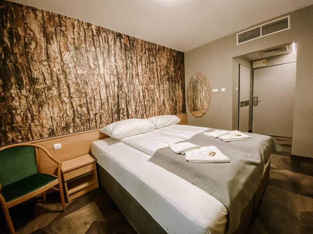 Park Hotel Sóstó - Resim 17