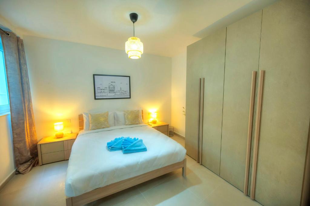 Postel nebo postele na pokoji v ubytování Spacious, bright & modern 3 bedrooms, balcony APIC1-1