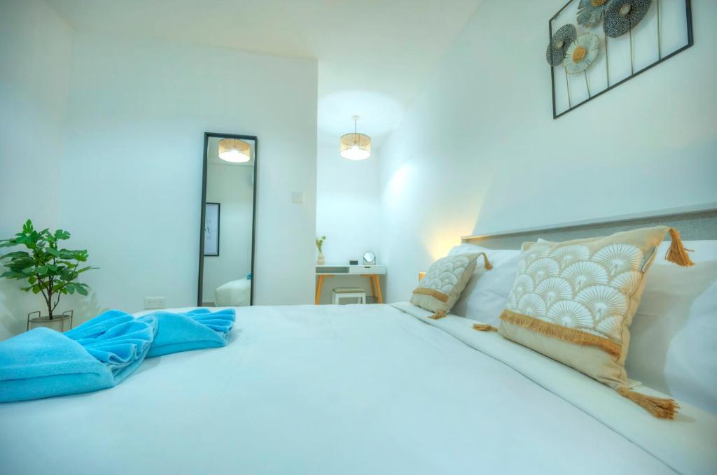 Postel nebo postele na pokoji v ubytování Spacious, bright & modern 3 bedrooms, balcony APIC1-1