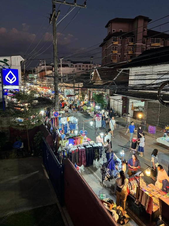 One More Space - Resim 13