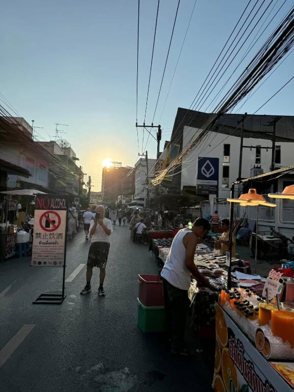 One More Space - Resim 15