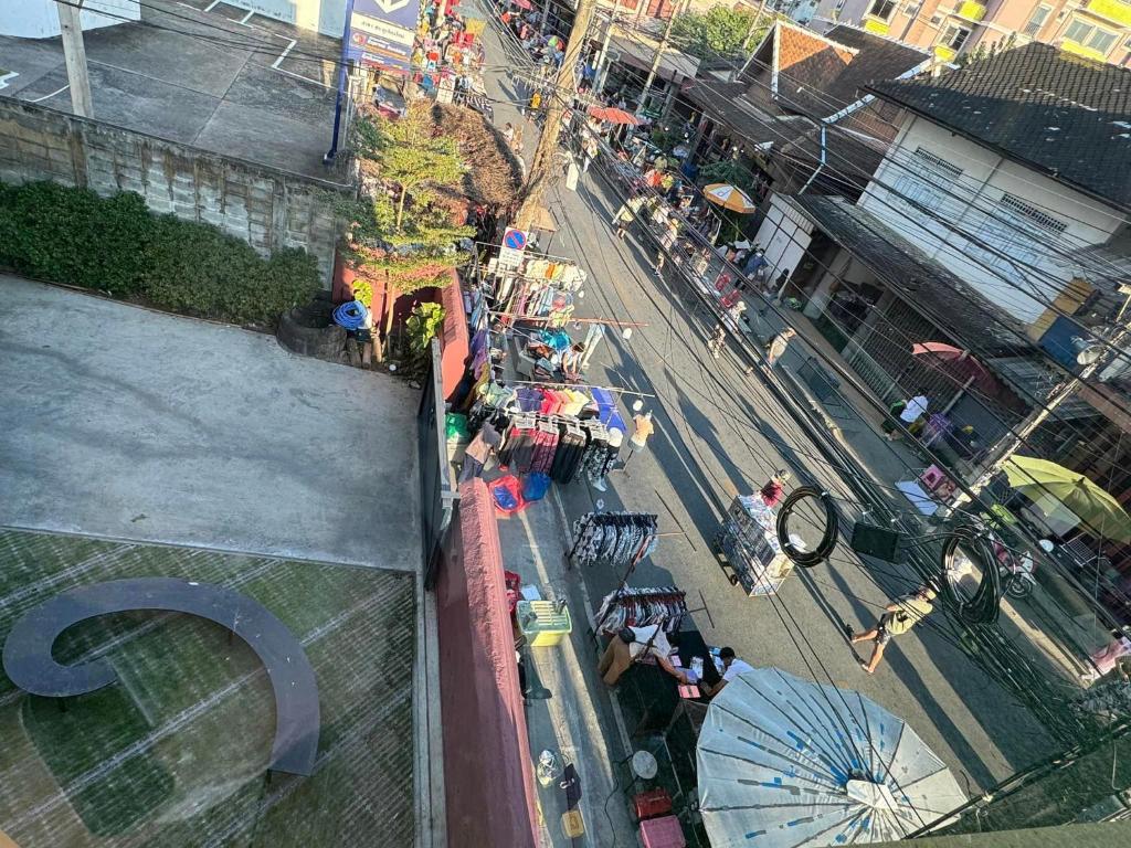 One More Space - Resim 16