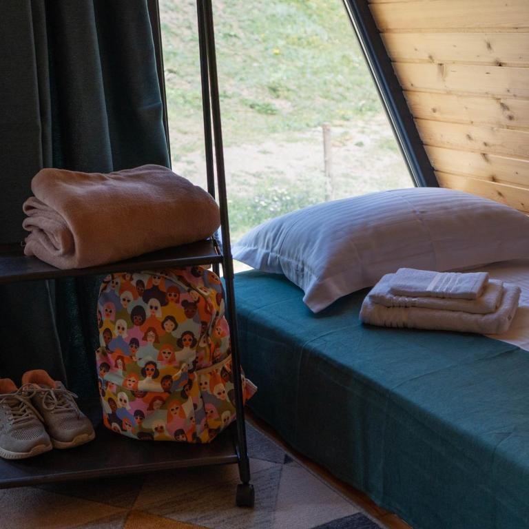 Postel nebo postele na pokoji v ubytování Focus Point Drakhtik - Green Cabin