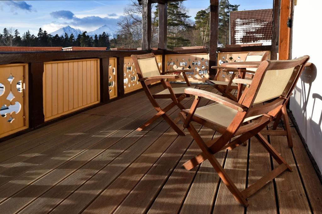A balcony or terrace at Vila Aurora - Vysoke Tatry