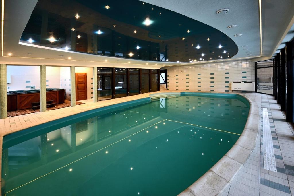 The swimming pool at or close to Vila Aurora - Vysoke Tatry