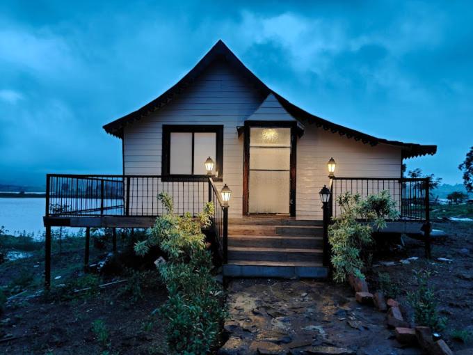 Sam's Country Ranch Lake House with private Jacuzzi at Igatpuri