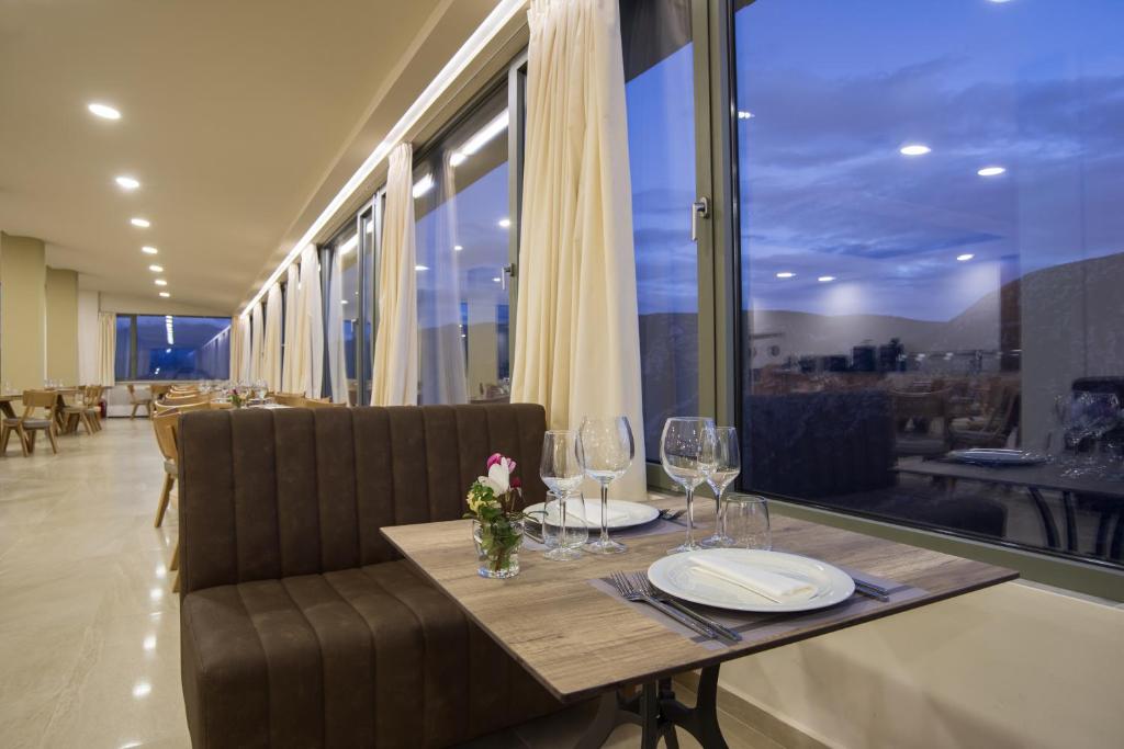 V Hotel Delphi的休息区